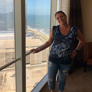 Meet your Posher, Lauren